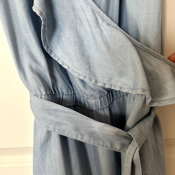 Guess Gianna Chambray Mini Dress Adjustable Strap Ruffled Detail Size Medium - Picture 2 of 10